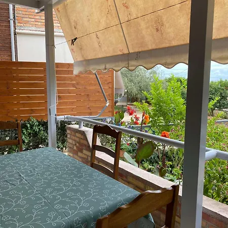 4 Seasons Apartment Himare