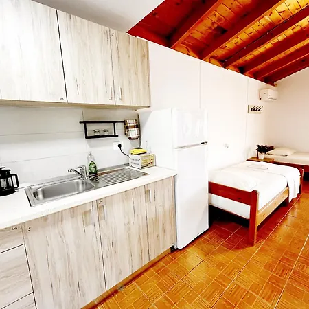 Apartment 4 Seasons Himare