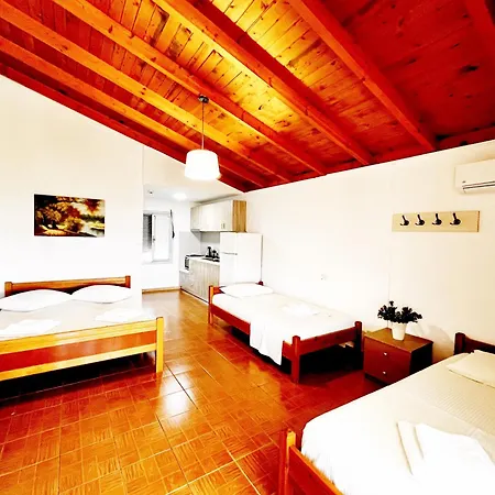 4 Seasons Himare