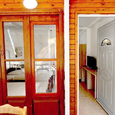 4 Seasons Apartment
