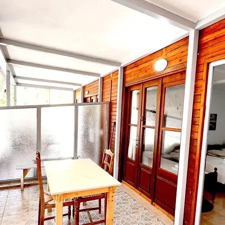 4 Seasons Apartment *