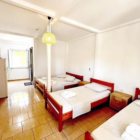 4 Seasons Apartment *